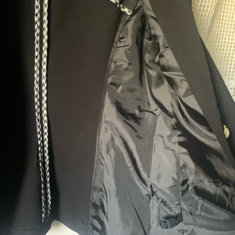 Jules & Leopold Studio Black Blazer; womens blazer size small; pearl buttons - Picture 4 of 8